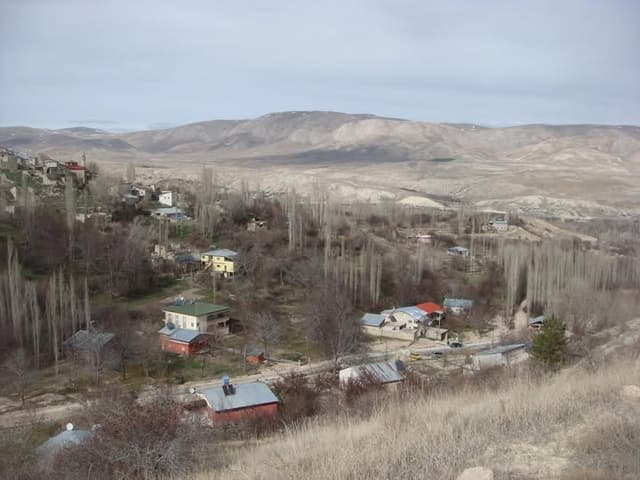 Gürün Bahçeiçi (Tıhmın) Köyü